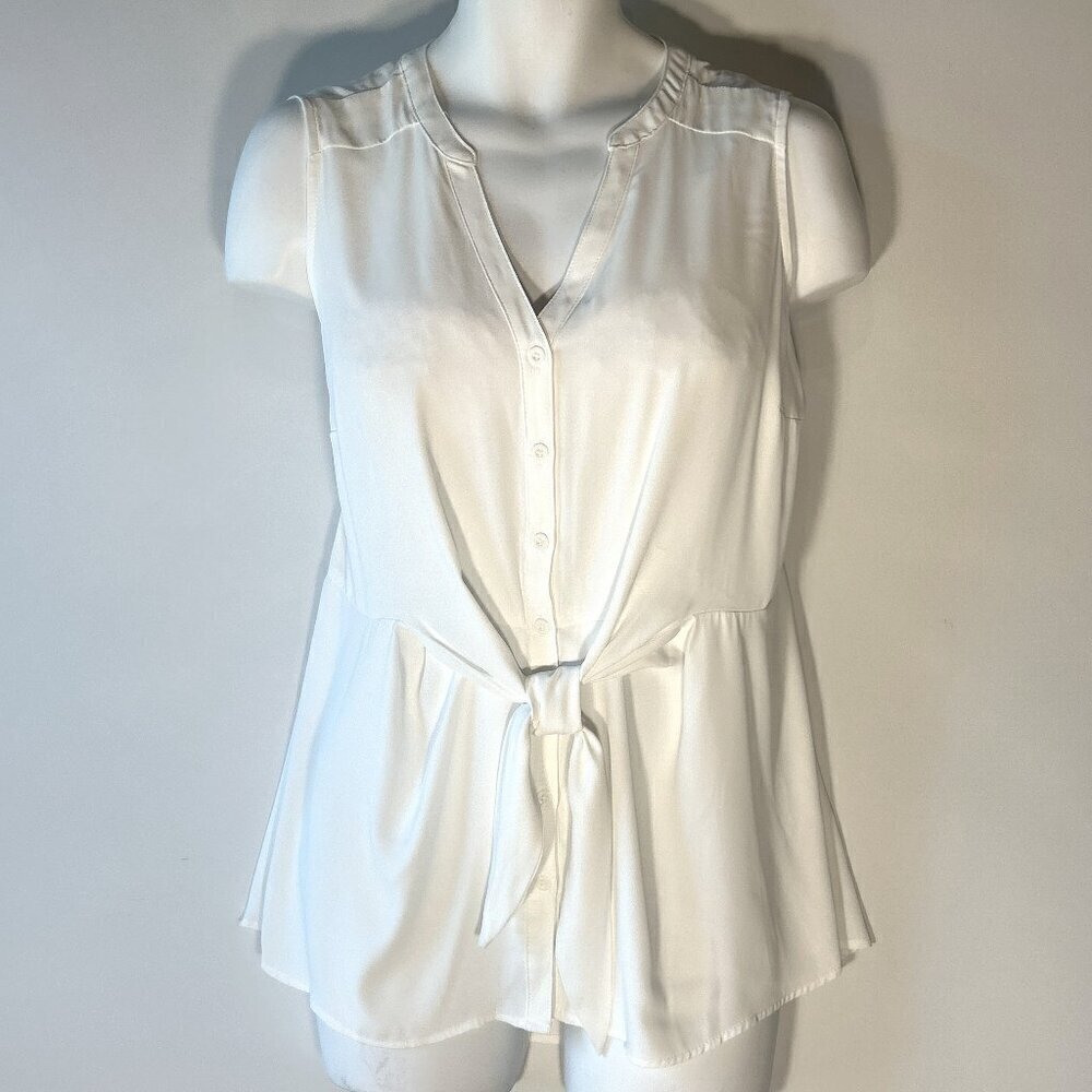 Torrid 0 SZ12 White Silky Button Front Tie Top Wardrobe Staple Minimalist Office